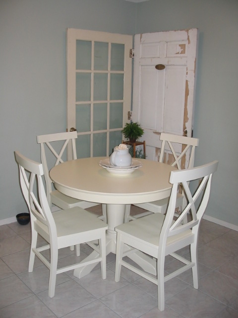 Su Casa: A Fresh-Start Breakfast Nook